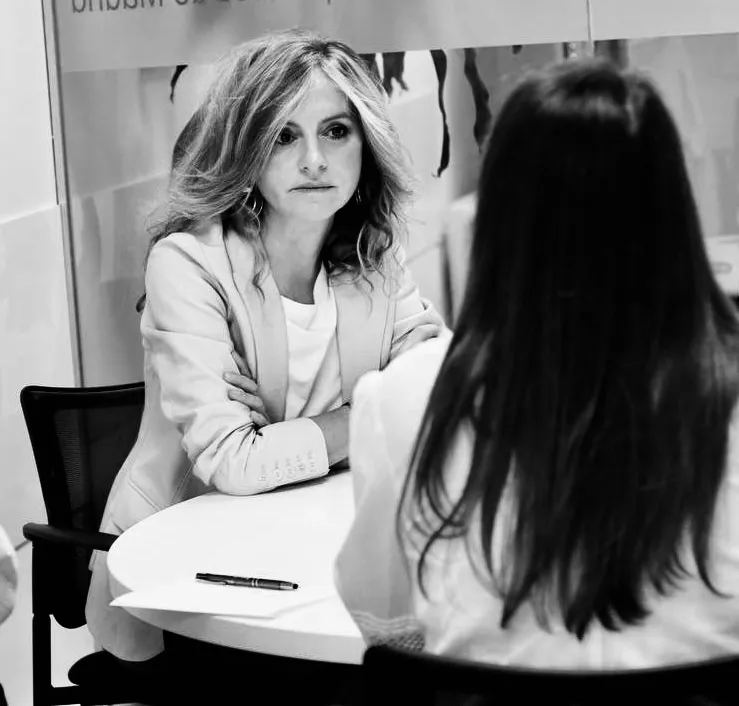 Programa de coaching para mujeres orientado a seguridad y presencia